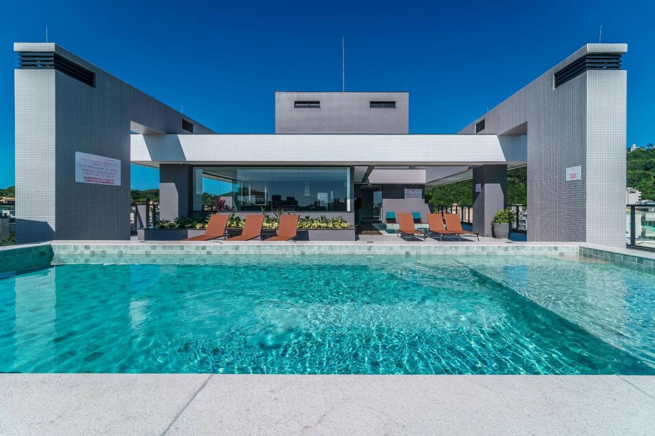Adra 106 - Apartamento No Centro De Bombinhas - Rooftop Com Piscina E Academia - A Poucos Metros Da Praia - エクステリア 写真